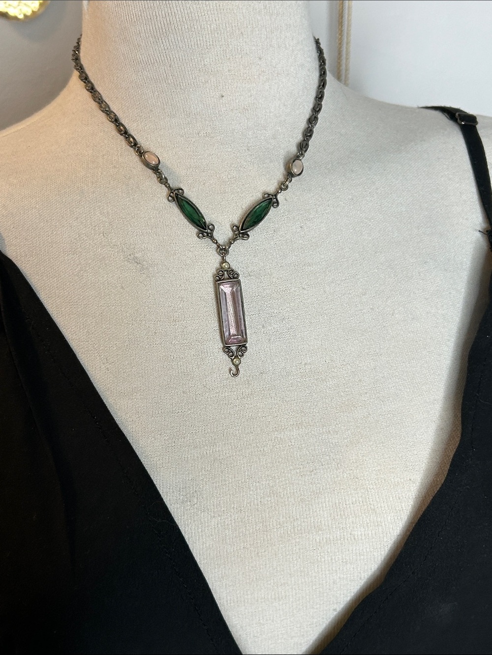 Elegant Green and Pink Glass Pendant Necklace - Women Jewelry Necklaces